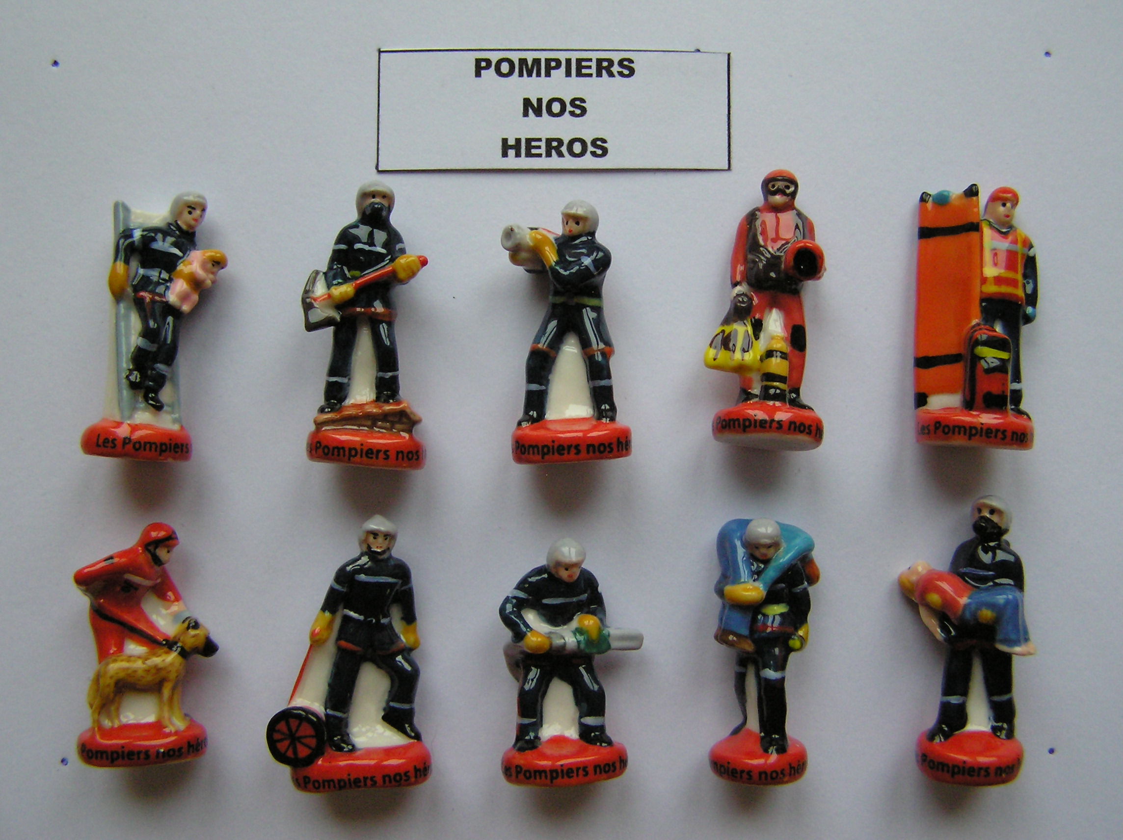 Série complète fèves les outils de pompiers  r186 envoi 250g tarif Poste 